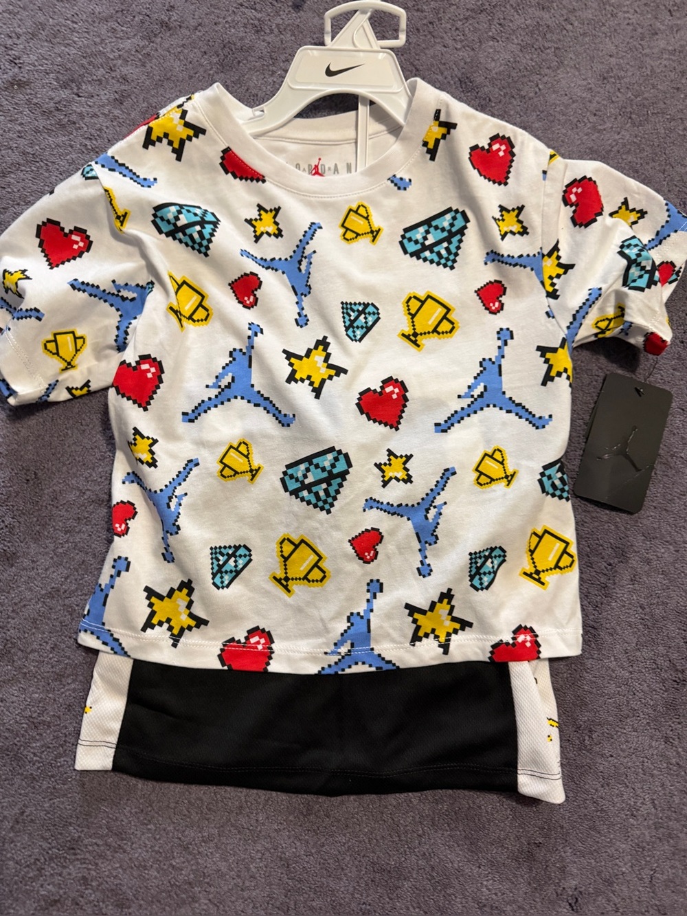 Girls 2 Piece Jordan Top & Short Set - Med 5-6 years retails $60